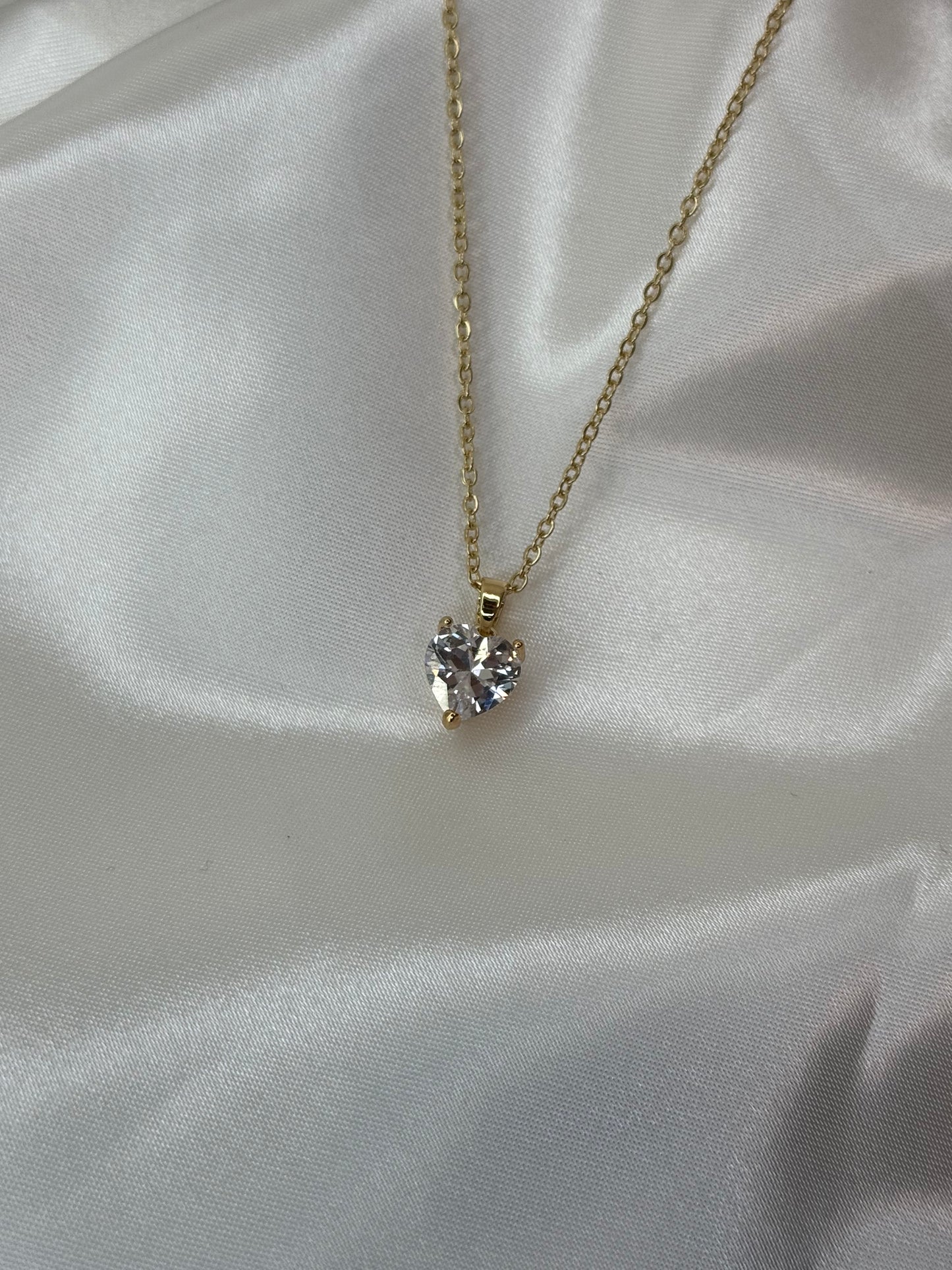 Elegant Zircon Gold Heart Necklace