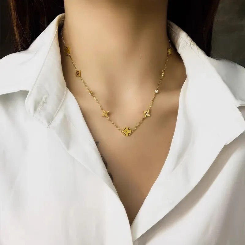 Elegant Gold Necklace with Radiant Pendant